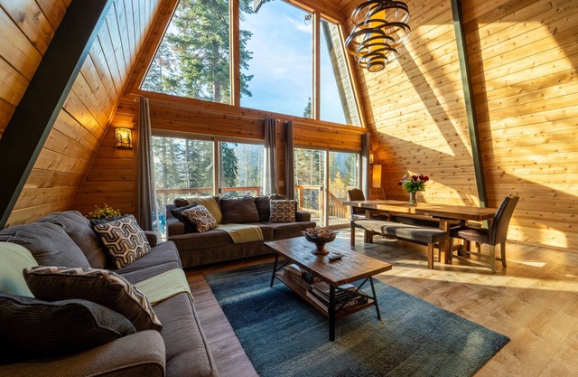 Cozy Ski Cabin in Alpine Meadows