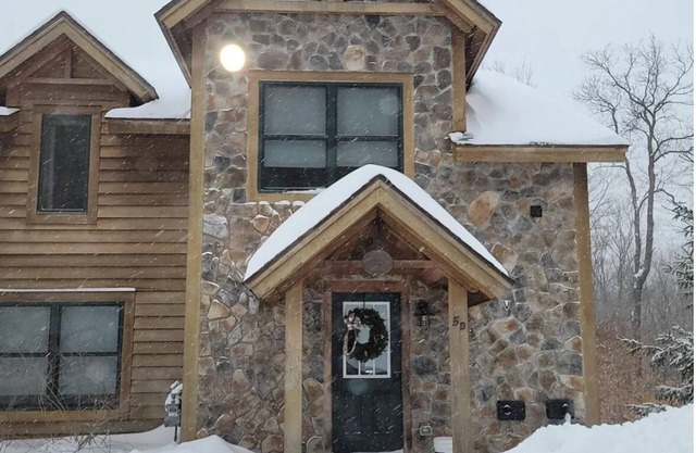 Cozy ski retreat on Mt. Snow!