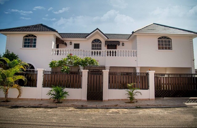 Cozy spacious entire Home located in a great area.