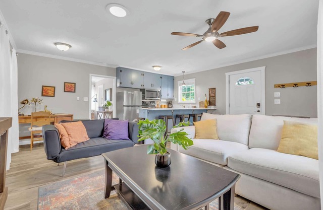 Cozy Spot - Perfect for Long Stays - Walk Downtown
