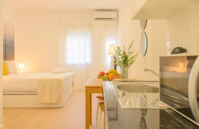 Cozy Studio Apartment near the Bullring in Ventas