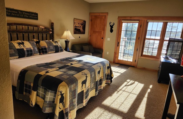Cozy Studio Escape for 3 Queen Bed Northernaire Resort – Three Lakes, WI