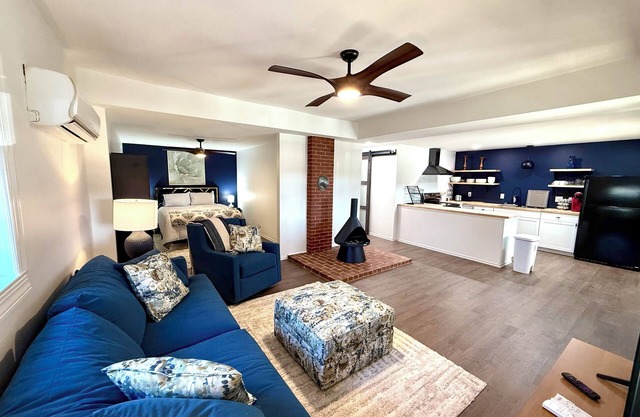 Cozy studio in beautiful Morganton with AC, WiFi and outdoor space