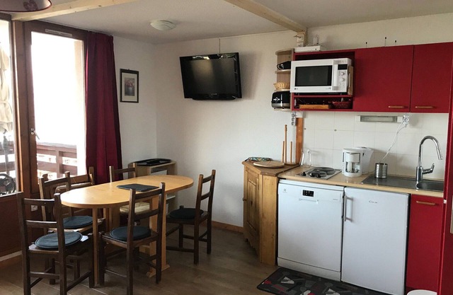 Cozy studio in Vallandry, 4 ppl, near slopes and shops, pets welcome