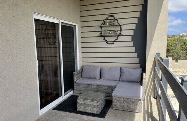 Cozy studio with WiFi and AC in charming The Valley, Black Garden