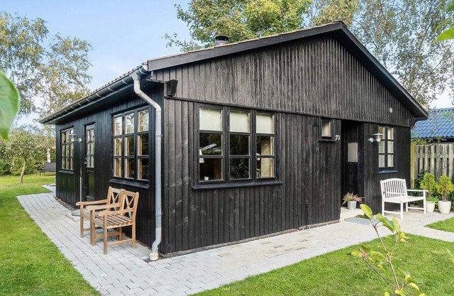 Cozy Summer House Near Ore Strand