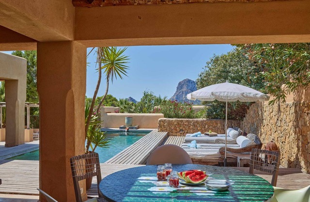Cozy three bedroom villa with Es Vedra views