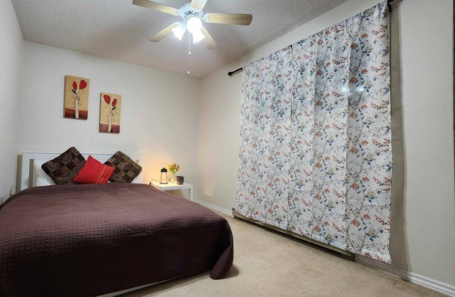 Cozy town house of 3 bedrooms and 1.5 washroom with living, dinning and kitchen.