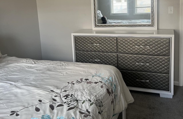 Cozy townhome oasis near downtown