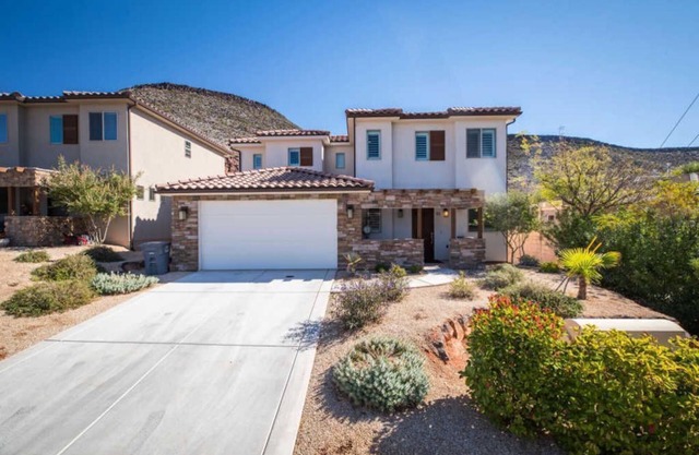 Cozy Tuscan Villa in St. George!