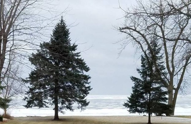 Cozy Upper on Lake Winnebago
