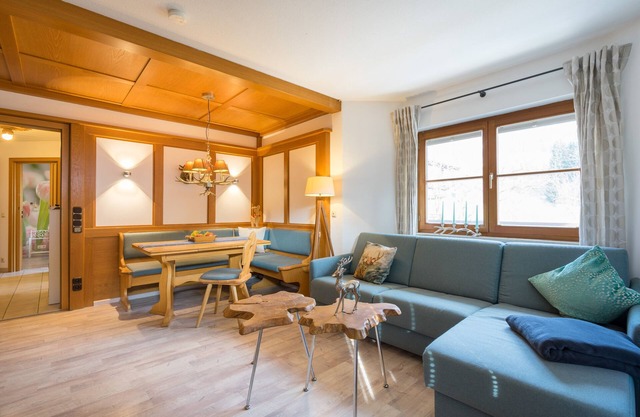 Cozy vacation apartment in a quiet location with terrace, free summer mountain lift