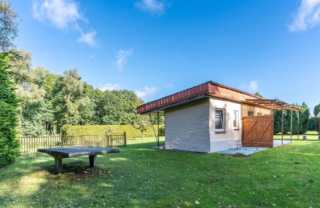 Cozy vacation bungalow near Binz with terrace, barbecue & large property