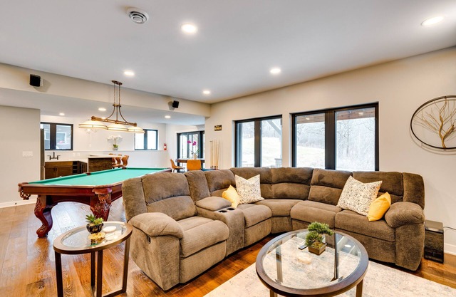 Cozy Waukesha Vacation Rental Near Nature Center!