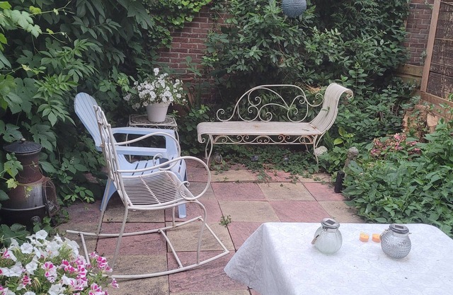 Cozy writer's cottage near Ahoy