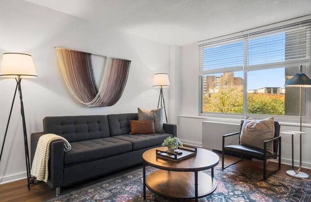 CozyRetreat Sleeps 6 FreeParking* DC Airport Metro