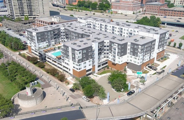 Cozysuites l Gorgeous 1BR in Downtown Cincinnati