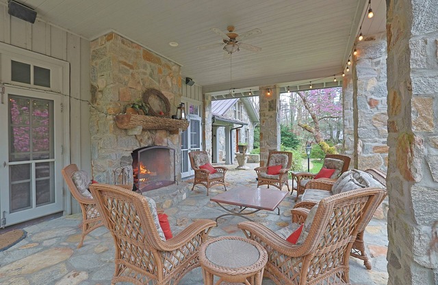 Crab Orchard House-Valle Crucis-Outdoor Fireplace