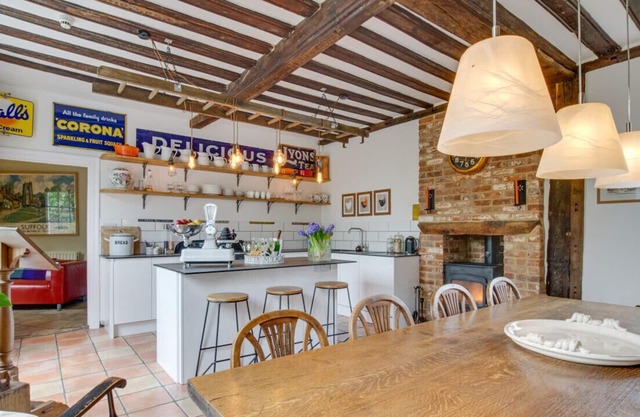Crafers - Four Bedroom House, Sleeps 8
