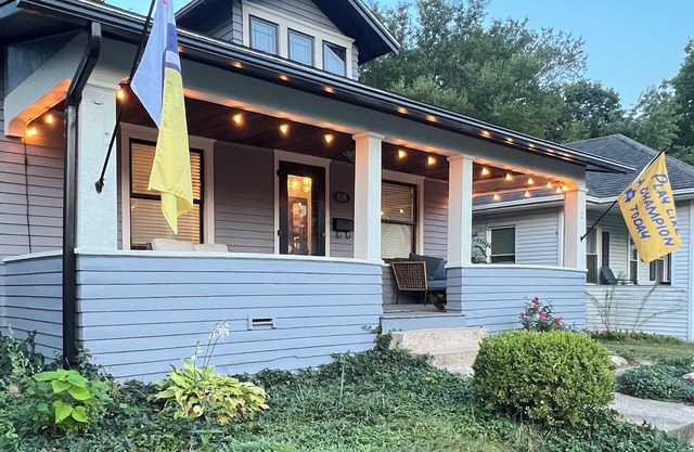Craftsman walking distance to ND