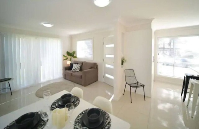 Craig's Place - 2br, 1bth house 10 mins to Eastern Creek, 10m to Eastern Creek