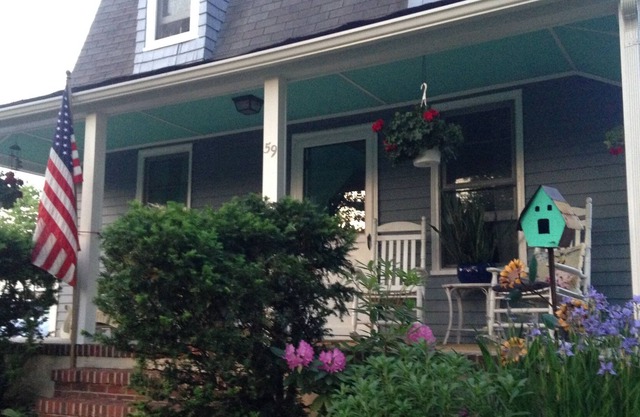 Create family memories. Spend the summer in beautiful Rumson. Walk to beach.
