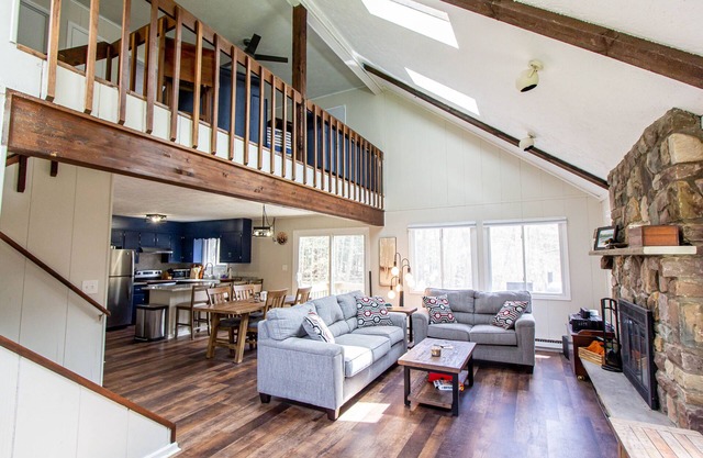 Creekside Cabin in Poconos Mountain Resort