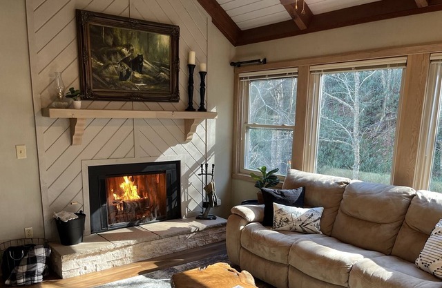 Creekside Chalet w/ Hot tub, Fireplace, and dedicated office