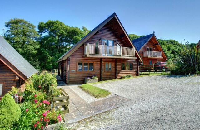 Creekside - Three Bedroom House, Sleeps 6