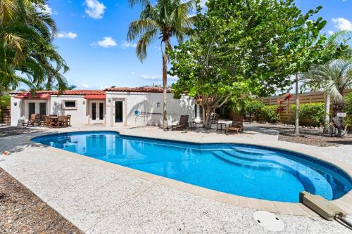 Crescent Beach Villas By Beachside Management