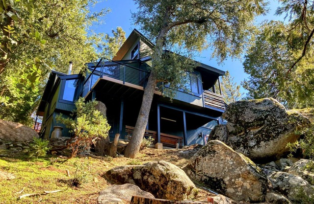 Crestviewhaus: Amazing Idyllwild Cabin Retreat, stunning views 3BDRM+Loft