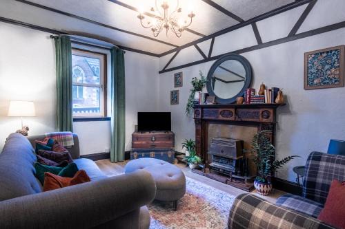 Criss Cross Cottage
