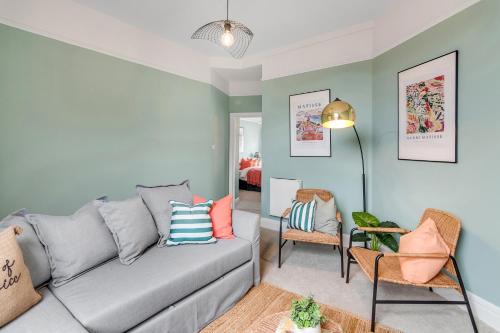 Cromer 2 Bed Apartment Near Beach Free Parking Included