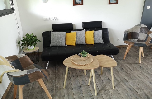 CROSSING APARTMENT + TERRACES, QUIET, NEAR THE SEA