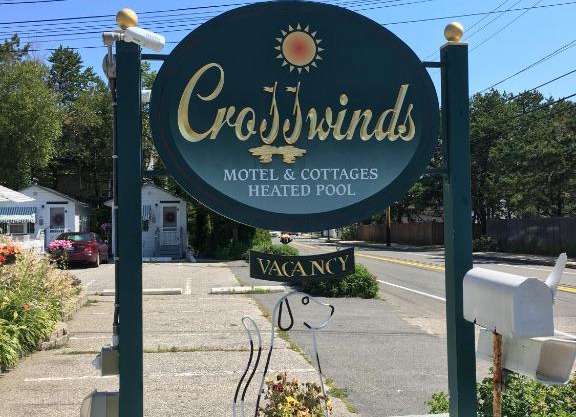 Crosswinds Motel