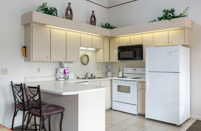Crown Resorts Lake Tansi West 2 Bed, 2 Bath Condo w/1 Queen, 2 Twin Beds