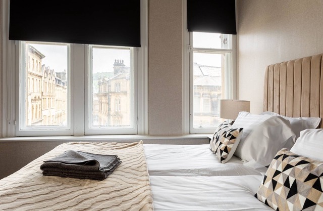 Crown Street Aparthotel
