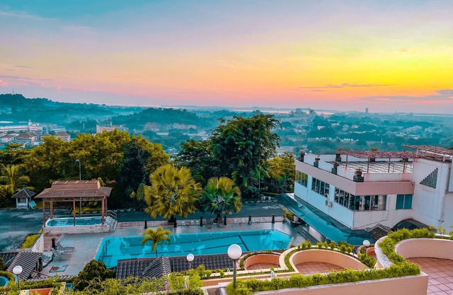 Crown Vista Hotel