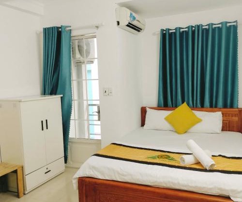 Crowne Cafe Hotel Pham Ngu Lao