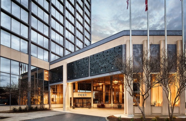 Crowne Plaza Dallas Market Ctr - Love Field by IHG