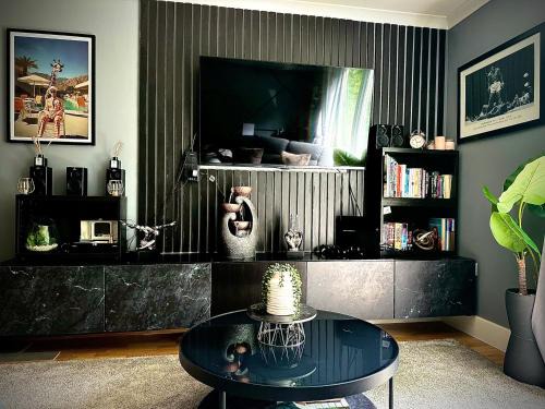 Croydon Luxury 2 Bed Apartment - Sleeps 6 - Gatwick Airport close