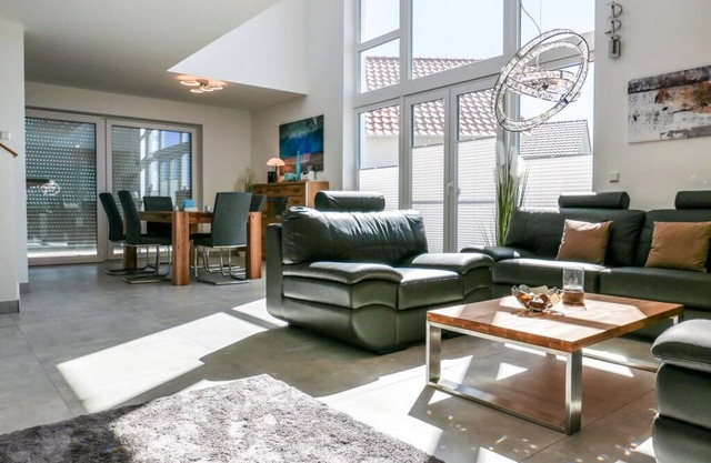 "Crystal" Modern retreat