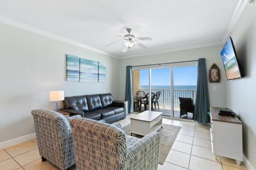 Crystal Shores West 202