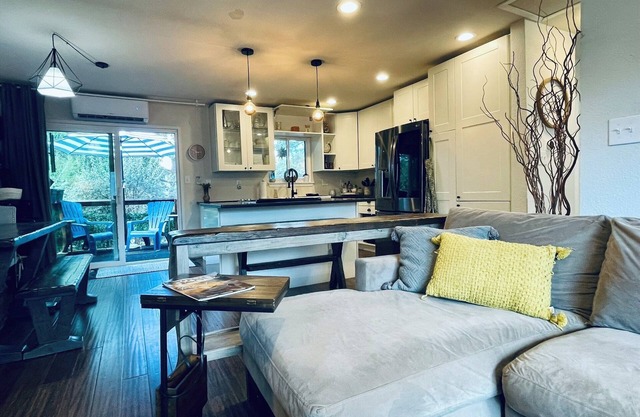 CU & Pearl Pet-Friendly Stay