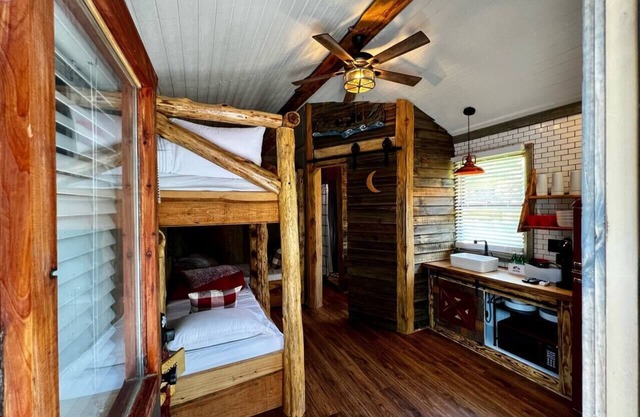 Cub Cabin Bunkhouse at Natural State Cabins