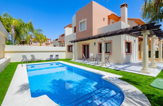 Cubo's Casa Ilios Los Nebrales/Piscina privada/aire acondicionado/wifi gratis