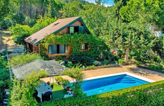 Cubo's Finca La Biznaga/private pool/wooden house