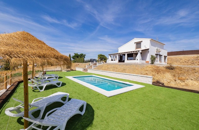 Cubo's La Casa Azul/private pool/free wifi/BBQ