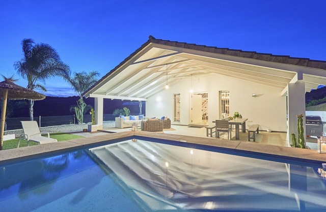 Cubo's Villa Loft Monte Perdido/air conditioning/free wifi/private pool