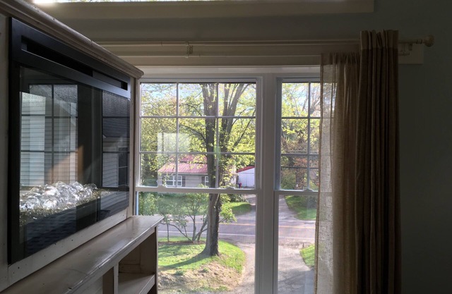 Custom Designed Carriage House - Close to the City with a Farmhouse Feel